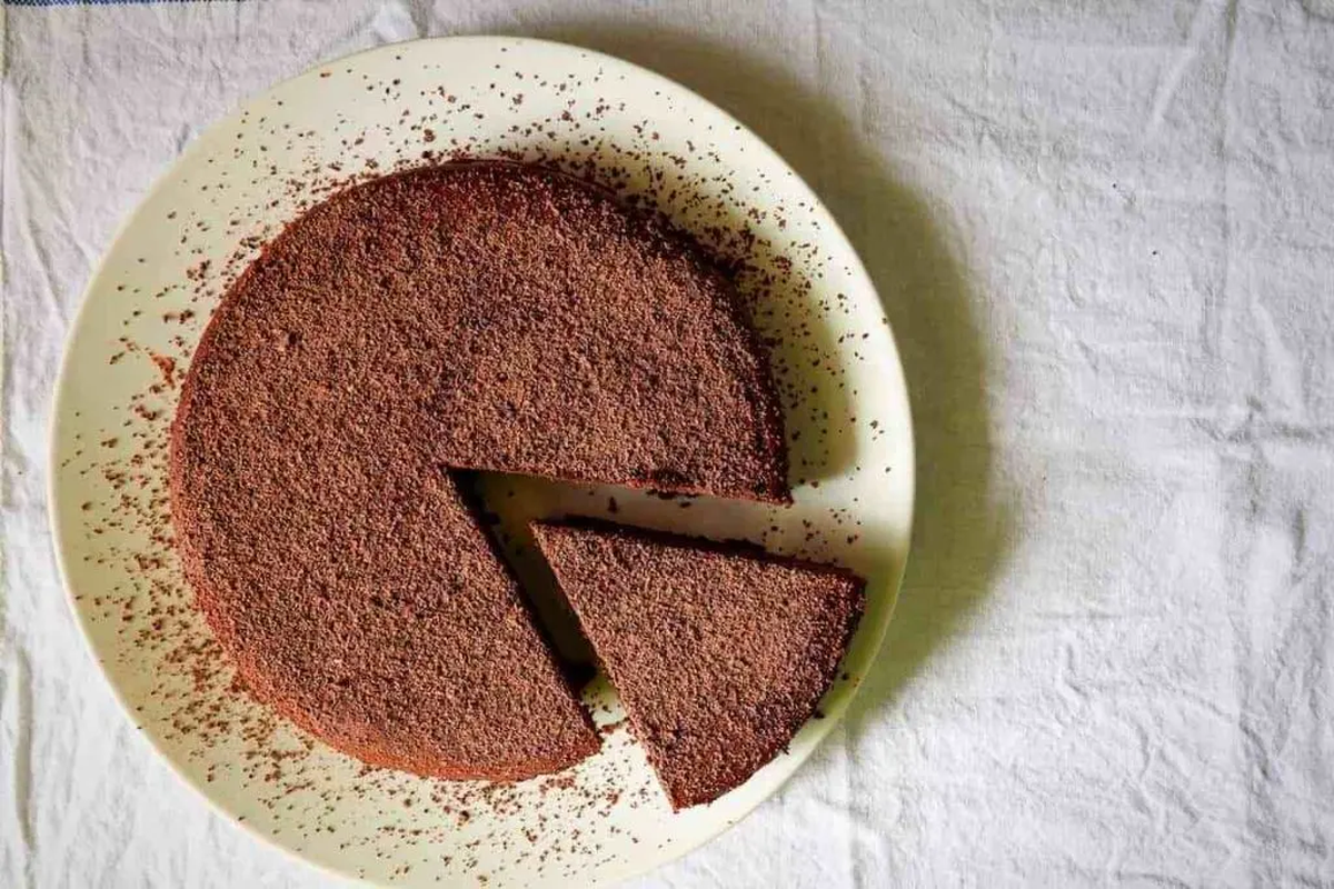 Cómo preparar la riquísima receta de Claudia Fontán de torta húmeda de chocolate SIN GLUTEN