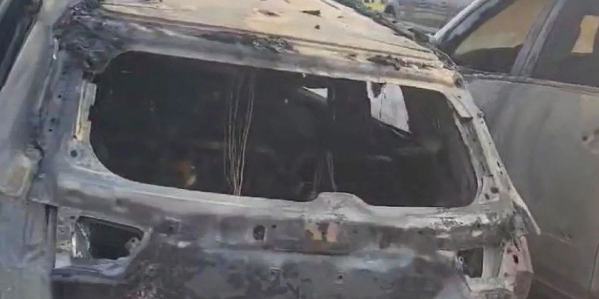 Un hombre decidió incendiar una concesionaria de autos a modo de queja por venderle un auto fallado. El hecho sucedió en Estados Unidos y enfrenta 48 años de prisión.