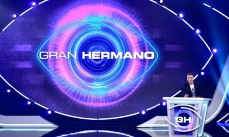 Vuelve un exparticipante a la casa de Gran Hermano. Vuelve un exparticipante a la casa de Gran Hermano.