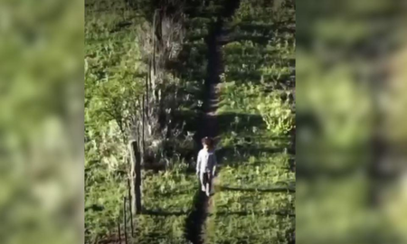 Encontraron a una nena perdida en La Pampa gracias al rastrillaje de un dron policial. Encontraron a una nena perdida en La Pampa gracias al rastrillaje de un dron policial.
