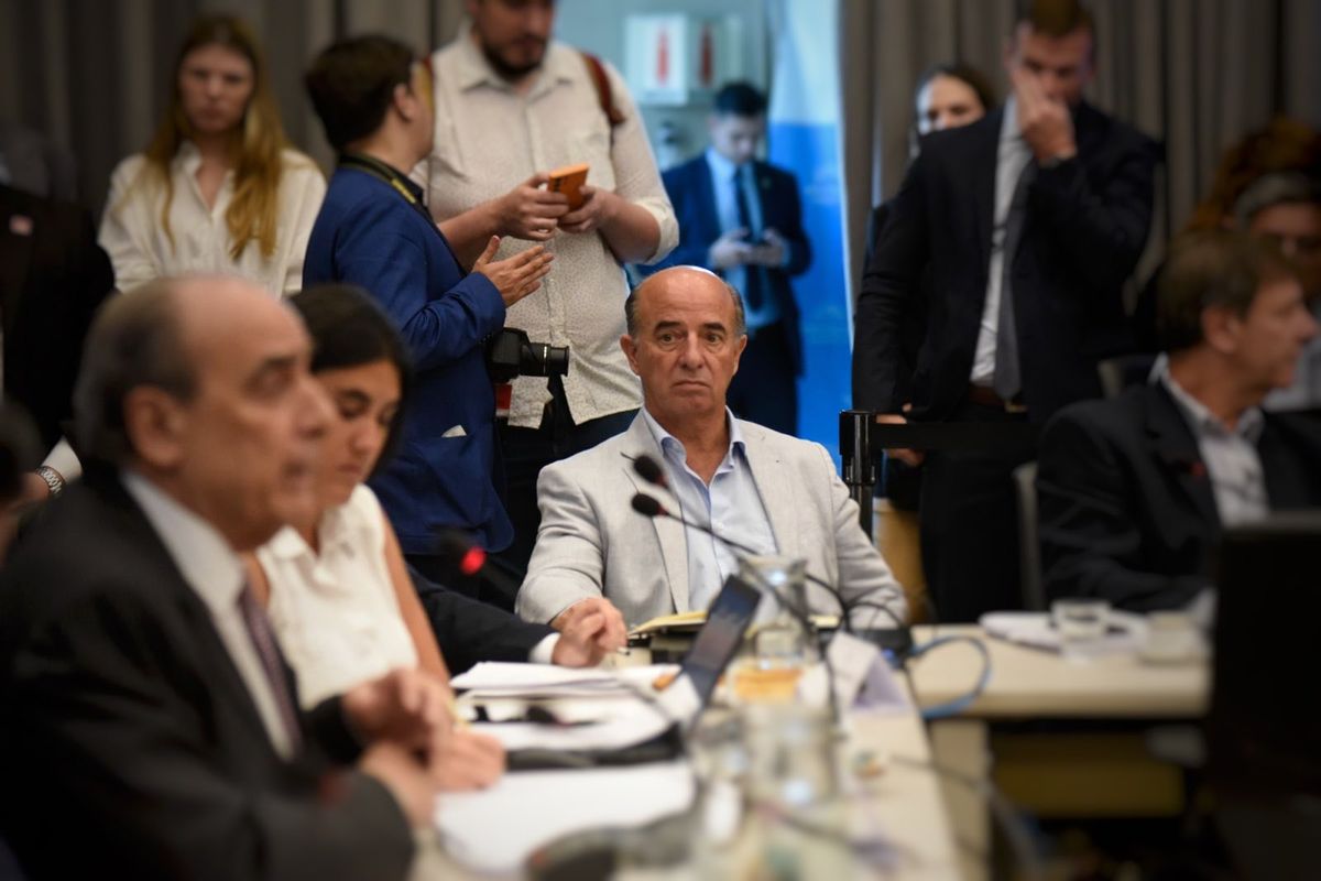 “Fuimos a ver a excombatientes que libraron batallas contra la subversión marxista por orden de un gobierno constitucional”, explicó Benedit. “Fuimos a ver a excombatientes que libraron batallas contra la subversión marxista por orden de un gobierno constitucional”, explicó Benedit.