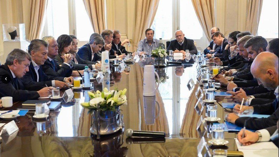 Mauricio Macri bajó un fuerte mensaje al Gabinete por dólar y tarifas
