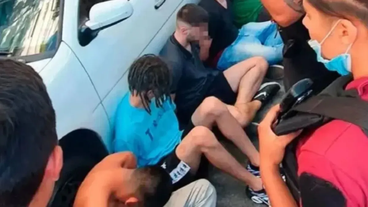 Seis jóvenes siguen detenidos e imputados por el abuso sexual contra una chica de 21 años a la que previamente drogaron. Seis jóvenes siguen detenidos e imputados por el abuso sexual contra una chica de 21 años a la que previamente drogaron.