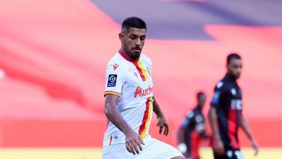 Premier League: Manchester United quiere a Facundo Medina para reforzar la defensa