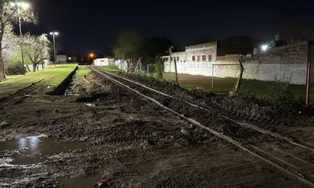 Así quedó la traza ferroviaria tras la remoción de los vagones del Belgrano Cargas que descarriló en Santa Fe. Así quedó la traza ferroviaria tras la remoción de los vagones del Belgrano Cargas que descarriló en Santa Fe.