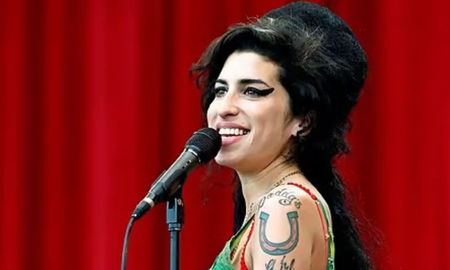 Amy Winehouse, cantante y compositora conocida por su registro vocal y las mezclas de diversos géneros como jazz, R&B, soul y ska. Amy Winehouse, cantante y compositora conocida por su registro vocal y las mezclas de diversos géneros como jazz, R&B, soul y ska.