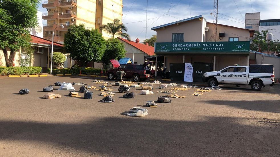 La Fiscalía Federal de Posadas dispuso el traslado del rodado y el estupefaciente hasta la Unidad para realizar el pesaje correspondiente