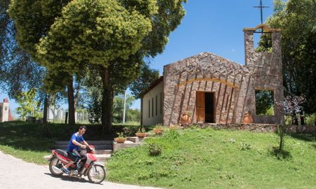 La Capilla Nuestra Señora del Carmen, forma parte de uno de los tesoros arquitectónicos de la localidad. La Capilla Nuestra Señora del Carmen, forma parte de uno de los tesoros arquitectónicos de la localidad.