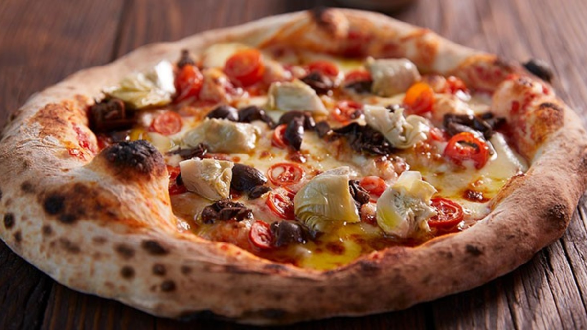 La receta de pizza de masa madre son una de las más buscadas por todos para hacer en casa.