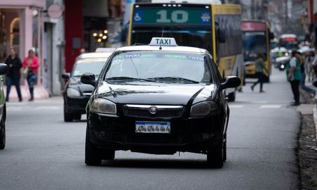 Desde este viernes rige el segundo tramo del aumento de la tarifa de taxis en la ciudad de Santa Fe. Desde este viernes rige el segundo tramo del aumento de la tarifa de taxis en la ciudad de Santa Fe.