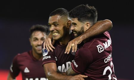 Lanús dio el primer golpe como visitante, de cara a la serie que se definirá la próxima semana. Lanús dio el primer golpe como visitante, de cara a la serie que se definirá la próxima semana.
