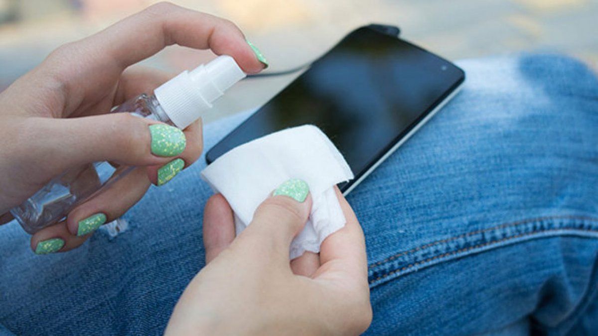 Es importante mantener a tu dispositivo limpio y sin bacterias.&nbsp;