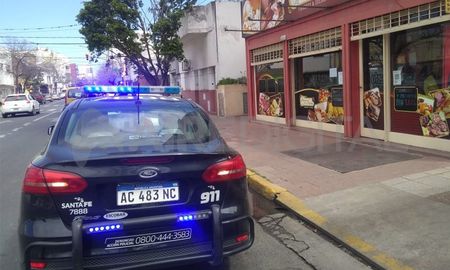 Urquiza al 2200. El almacén en donde fue asesinado Julio Cabal. Urquiza al 2200. El almacén en donde fue asesinado Julio Cabal.