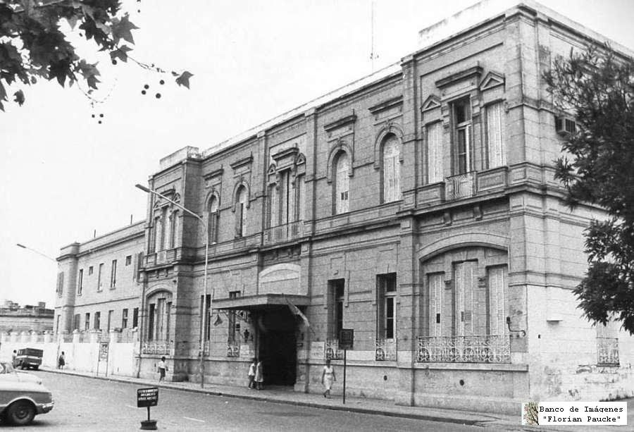 Foto del edificio del Hospital José María Cullen tomado en 1990.&nbsp; Archivo Florian Paucke de la provincia de Santa Fe.&nbsp;
