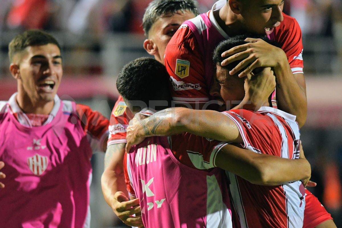 Luna Diale marcó el segundo del tatengue.