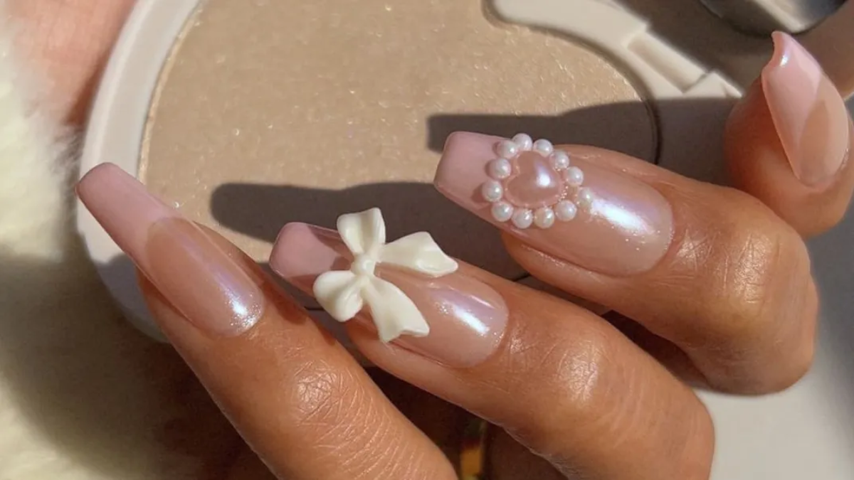 Descubrí cuales son los mejores diseños coquette de uñas para este 2024.