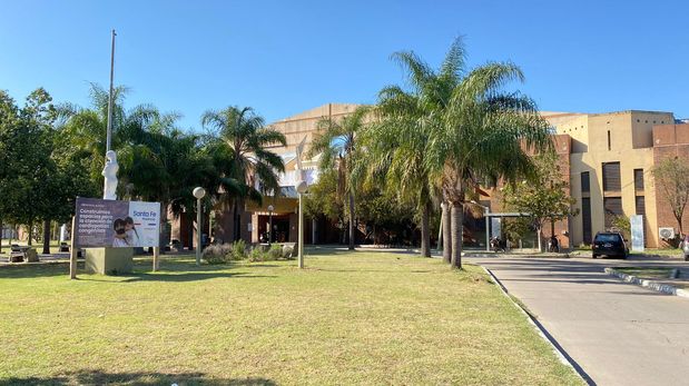 La niña menor de edad se encuentra internada en la terapia intermedia del hospital de Niños.