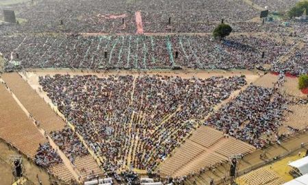 Once personas murieron por insolación en India, en una ceremonia al aire libre. Once personas murieron por insolación en India, en una ceremonia al aire libre.
