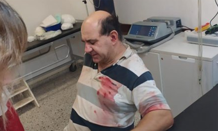 Marcelo Cerutti recibió una injusta golpiza de parte de un camionero y su familia, cuando intentó evitar que incumplieran la cuarentena obligatoria. Marcelo Cerutti recibió una injusta golpiza de parte de un camionero y su familia, cuando intentó evitar que incumplieran la cuarentena obligatoria.
