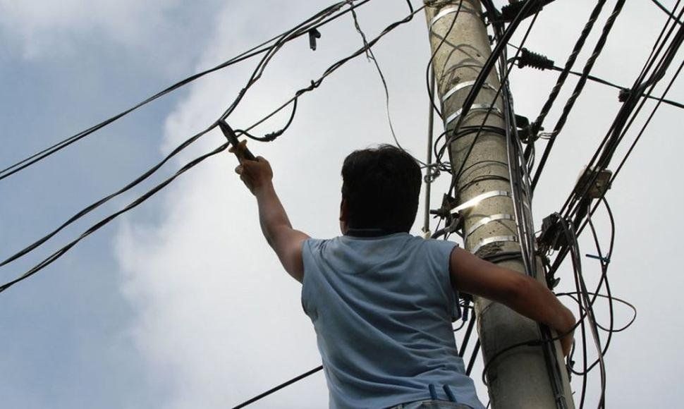 Ocho allanamientos y 12 detenidos por hurto de energía