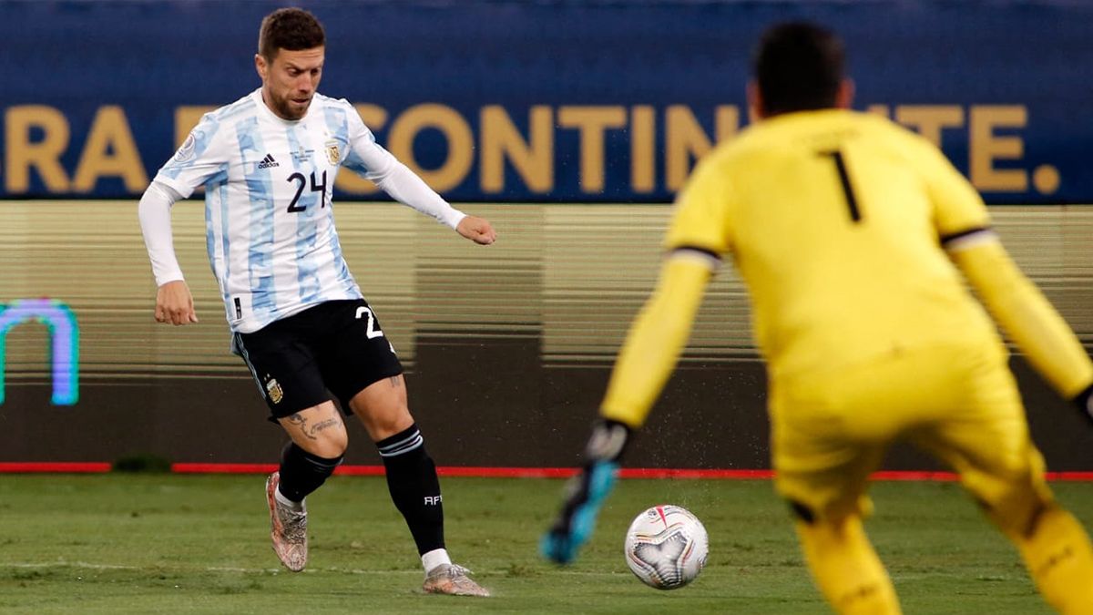 Alejandro Papu Gómez marcó su segundo gol en la Copa América de Brasil.