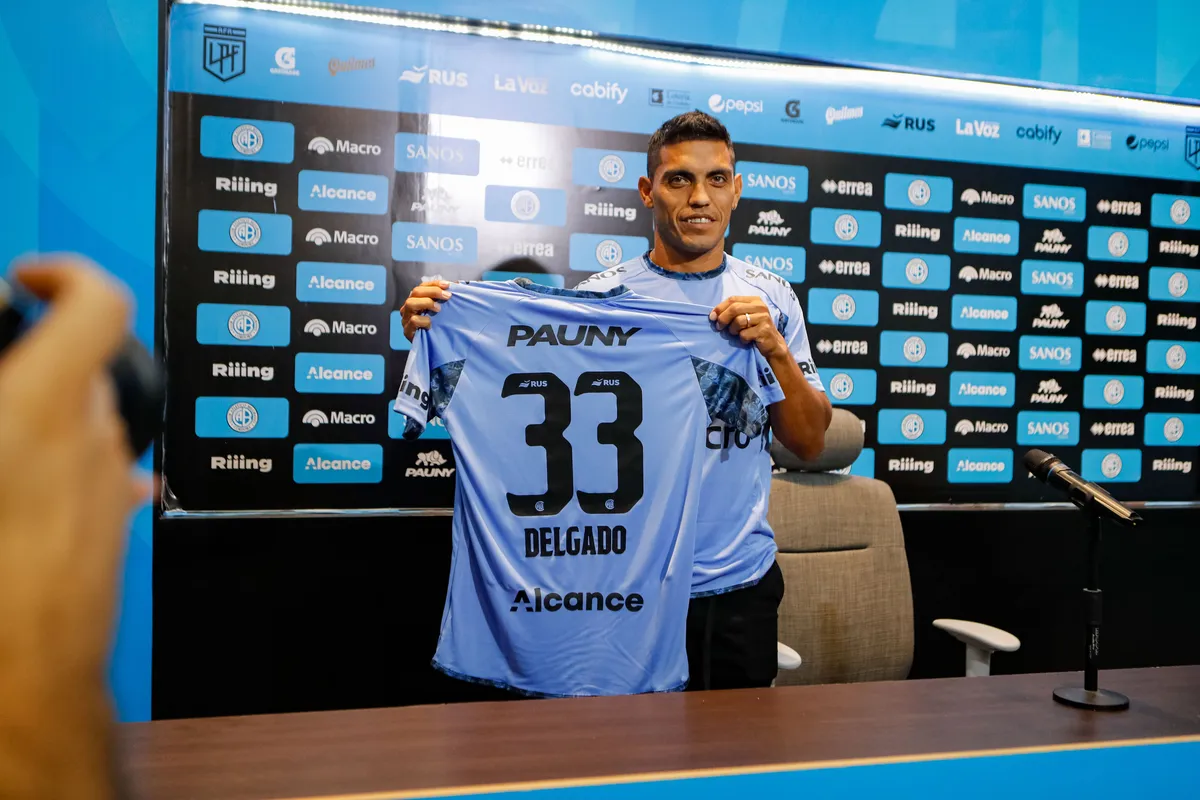 Rafael Delgado fue presentado como refuerzo de Belgrano. Rafael Delgado fue presentado como refuerzo de Belgrano.