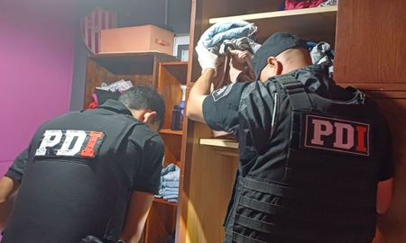 Los operativos se realizaron en cuatro barrios de la ciudad en el marco de una investigación dirigida por el Ministerio Público de la Acusación. Los operativos se realizaron en cuatro barrios de la ciudad en el marco de una investigación dirigida por el Ministerio Público de la Acusación.