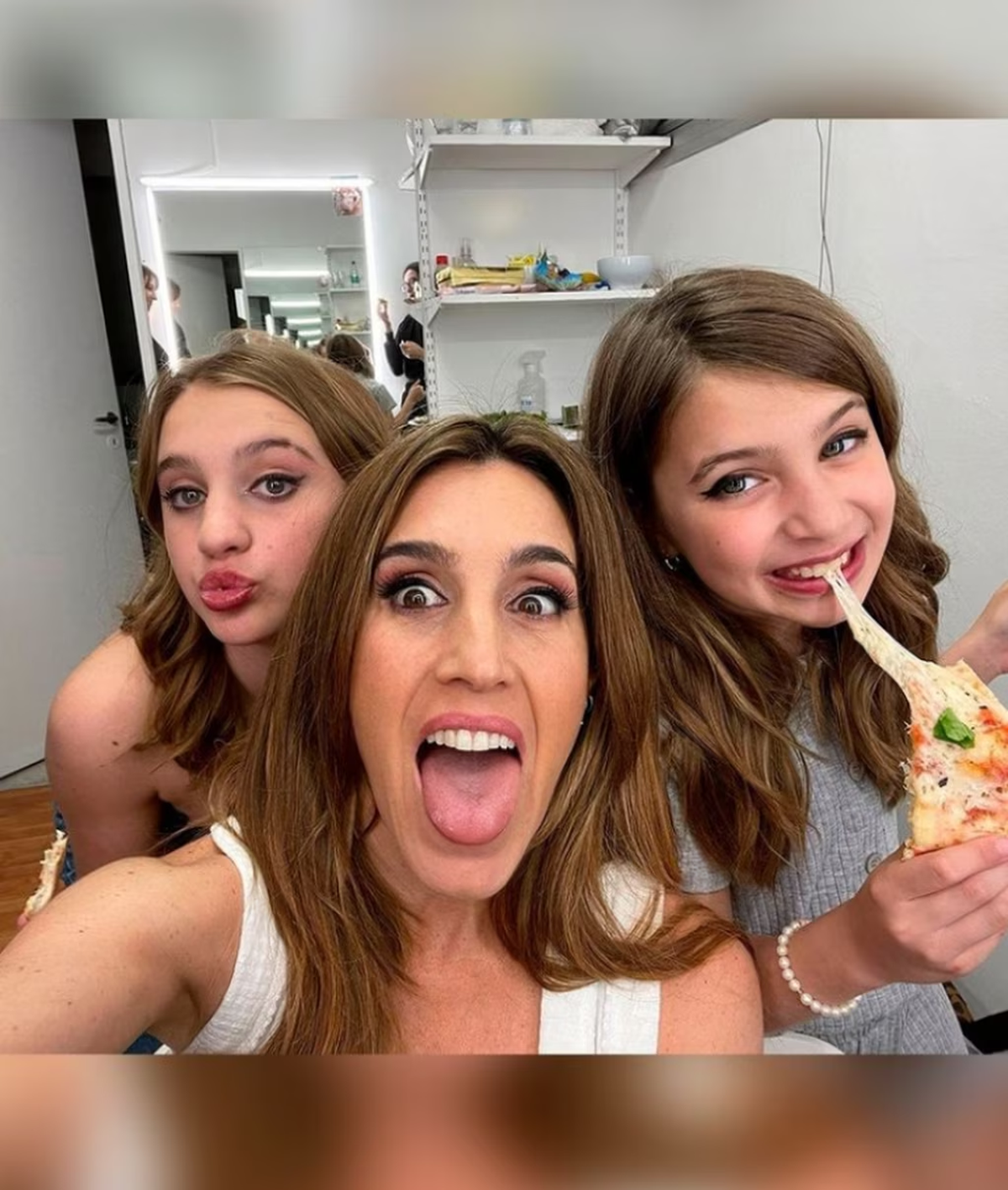 Soledad Pastorutti junto a su hija.