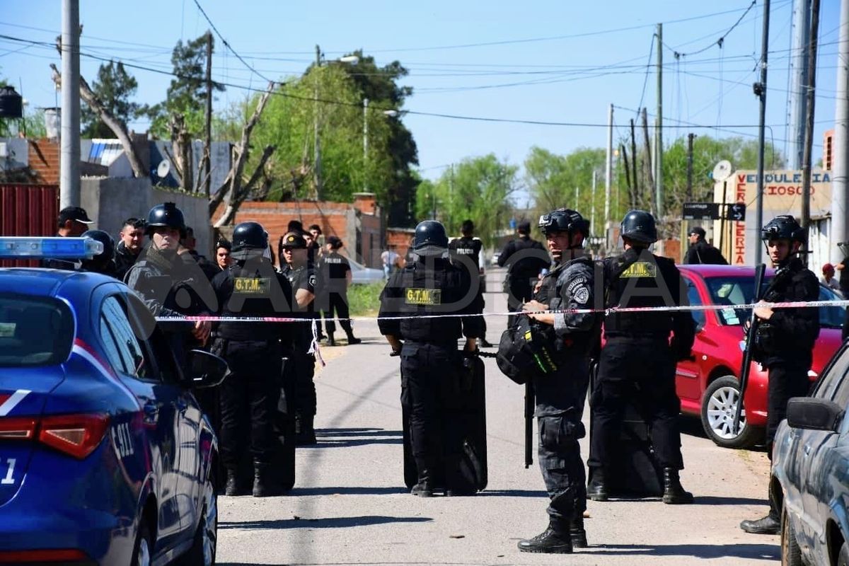 Una mujer policía le disparó a un hombre en barrio Nuevo Alberdi.