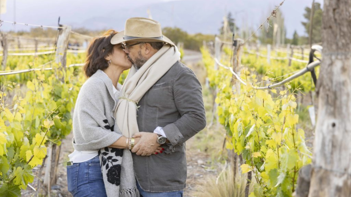 Donato de Santis y Micaela Paglayán se conocieron de una manera única, lo cual provoco un flechazo instantáneo entre ambos.