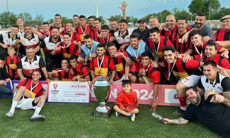 Juventud de Esperanza le ganó a Juventud de Venado Tuerto y se coronó campeón de la Copa Santa Fe. Foto: Seven Audiovisual Juventud de Esperanza le ganó a Juventud de Venado Tuerto y se coronó campeón de la Copa Santa Fe. Foto: Seven Audiovisual
