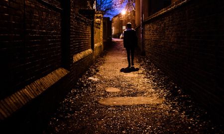 Un hombre vivió el miedo que sienten las mujeres cuando caminan solas por la calle