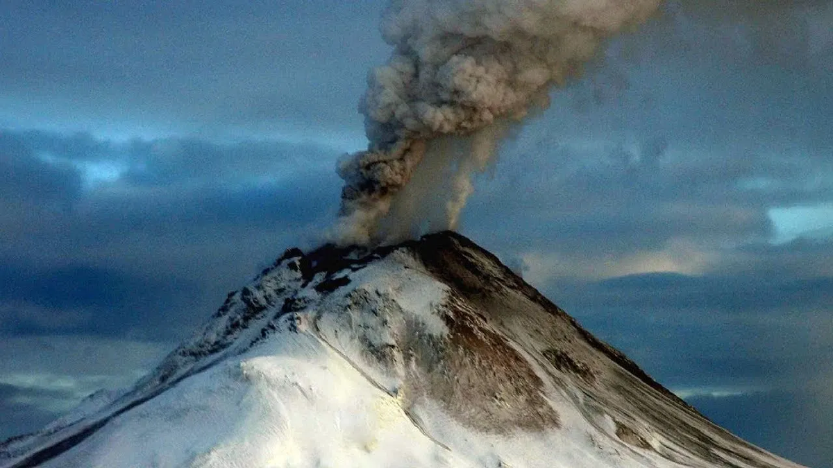 El volcán Erebus expulsa oro todos los días. El volcán Erebus expulsa oro todos los días.