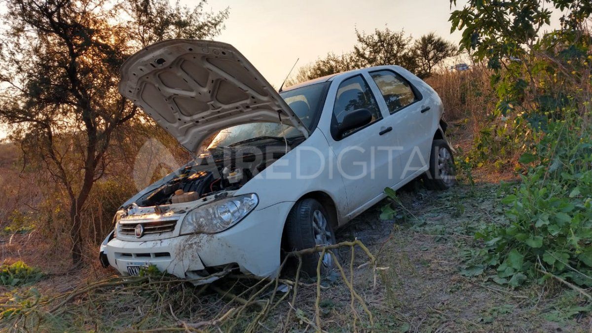 Accidente en Circunvalaci&oacute;n: un auto cerr&oacute; a otro y se escap&oacute;