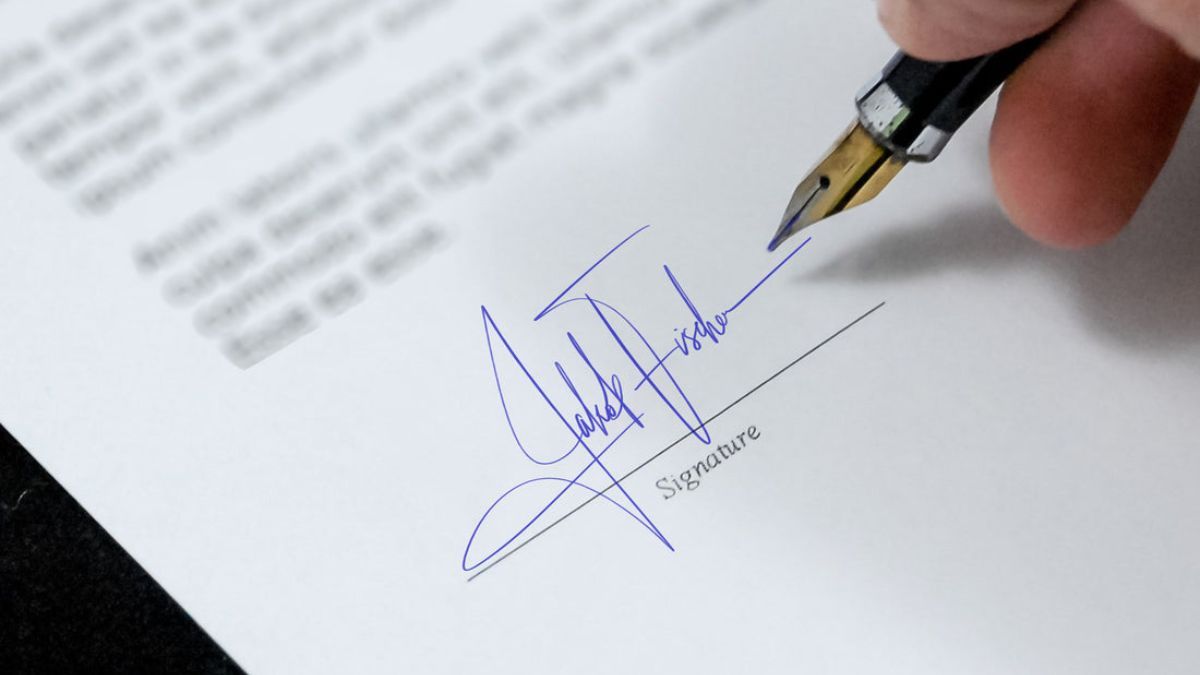 Conocé el significado de la firma subrayada. 