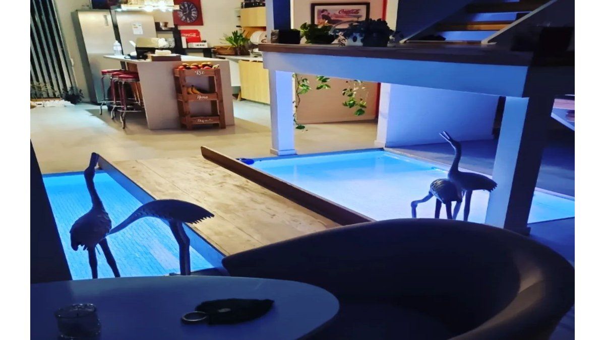 Guido Süller también ofrecerá una cena adentro de la piscina, con el agua a 30 grados.