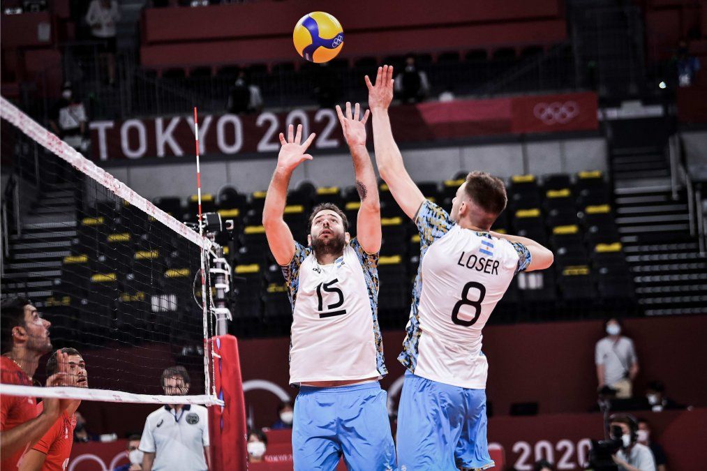 Luciano De Cecco en el partido ante Italia. Foto: @somosvoley