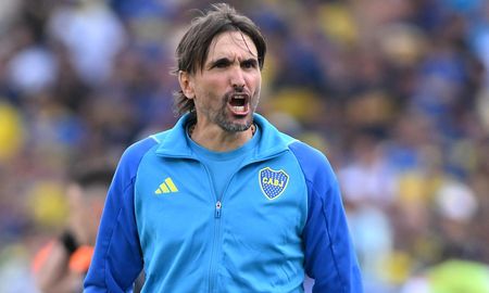 Noches alegres, mañanas tristes: la desopilante respuesta de un jugador de Boca al DT tras el festejo de su cumpleaños Noches alegres, mañanas tristes: la desopilante respuesta de un jugador de Boca al DT tras el festejo de su cumpleaños