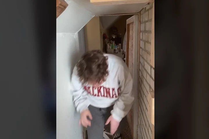 Escena. El momento en el que entran al espacio escondido. Foto: captura de video/TikTok @abrianacristel.