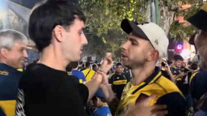 Así fue la agresión de un hincha de Boca a un periodista tras el empate con Racing: 