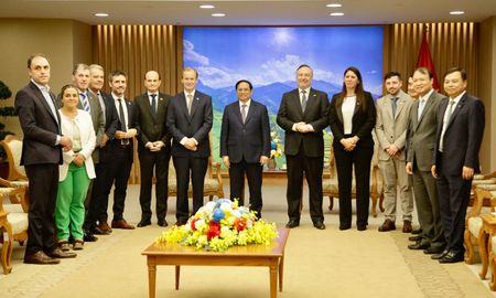 La provincia de Santa Fe participó de una misión institucional y comercial en Vietnam. La provincia de Santa Fe participó de una misión institucional y comercial en Vietnam.