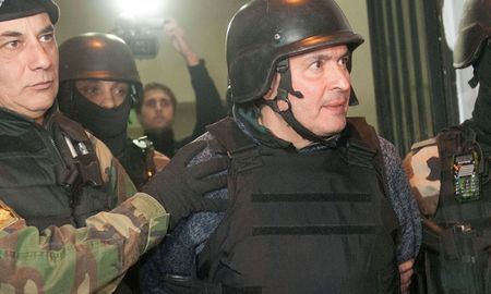 La decisión ante el Tribunal Oral Federal 1 el cual le había concedido la libertad en abril, pero nunca la había podido recuperar porque no tenía fondos para cubrir la caución fijada. La decisión ante el Tribunal Oral Federal 1 el cual le había concedido la libertad en abril, pero nunca la había podido recuperar porque no tenía fondos para cubrir la caución fijada.