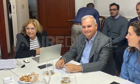 La ministra Sonia Martorano asistió a una reunión con legisladores santafesinos para realizar un informe sobre la situación epidemiológica del dengue en la provincia. La ministra Sonia Martorano asistió a una reunión con legisladores santafesinos para realizar un informe sobre la situación epidemiológica del dengue en la provincia.