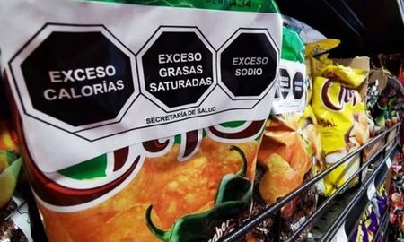 Los sellos ya se ven en las góndolas de los supermercados, pero no en todos los productos. Los sellos ya se ven en las góndolas de los supermercados, pero no en todos los productos.