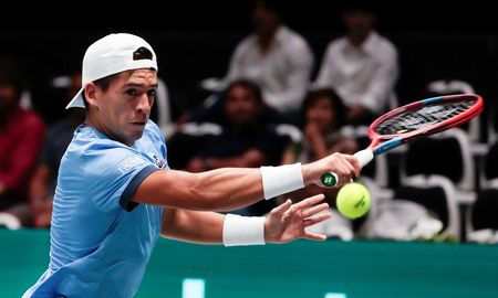 Argentino Sebastián Báez se retiró por lesión tras ganar un set y perder otro en Abierto de Sofía