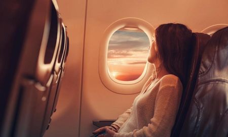 Para qué sirve el agujero de las ventanas de los aviones.
