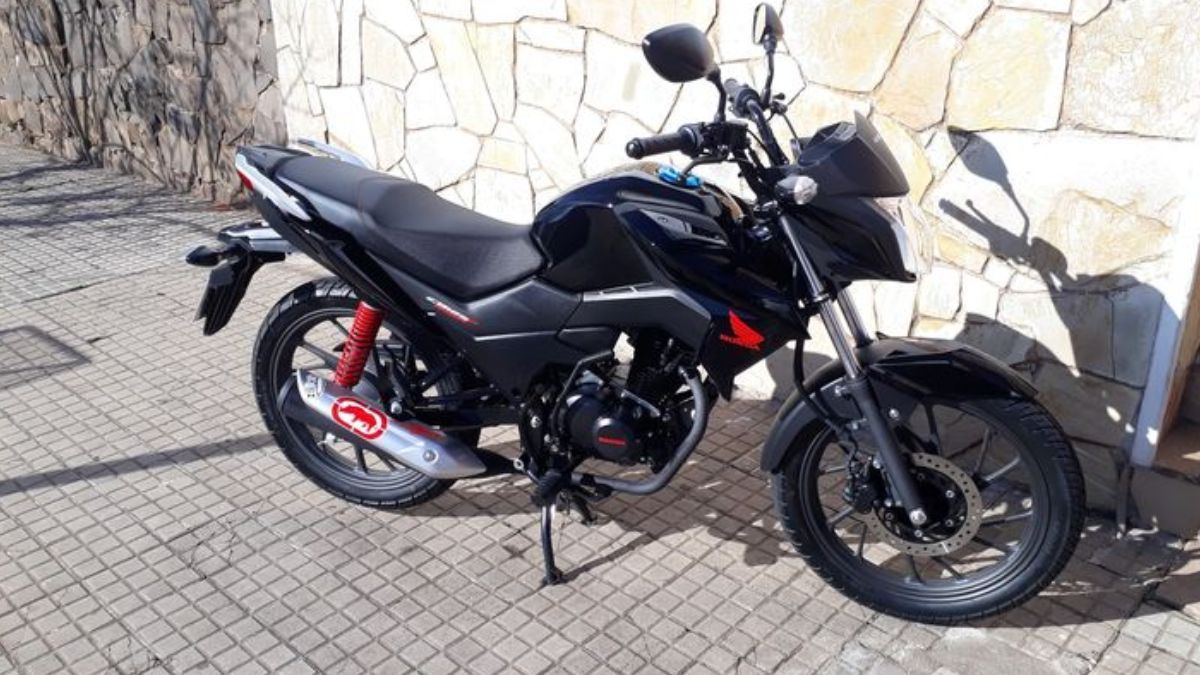 ¿Cuál es el precio de transferencia de una moto usada en agosto de 2025?