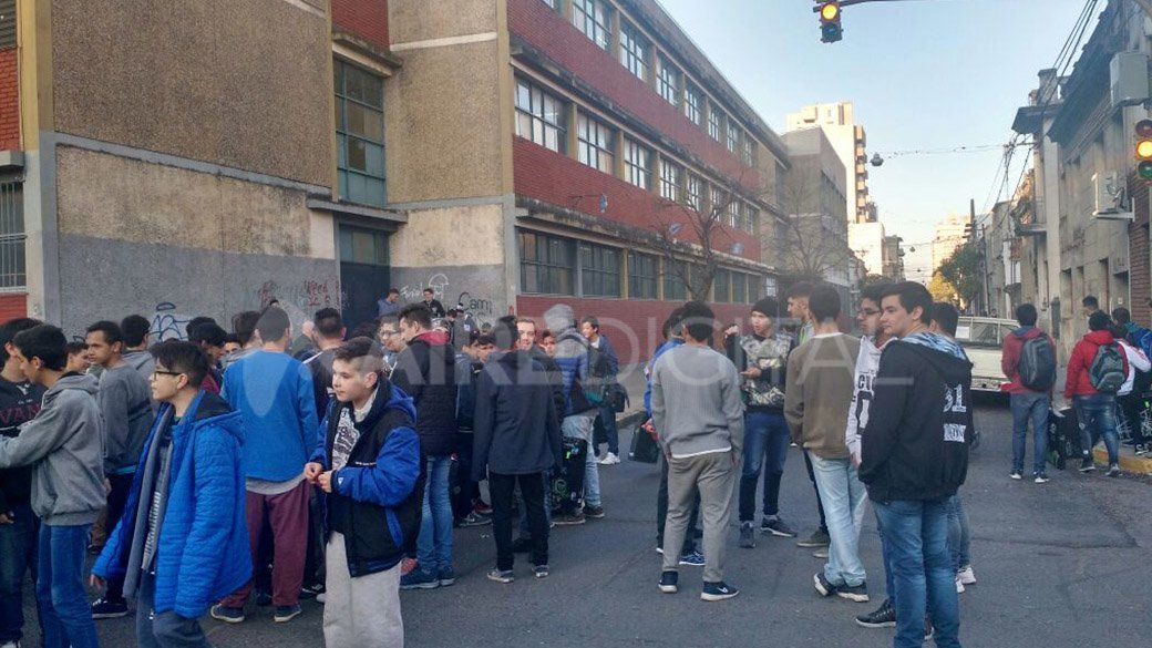 Identificaron a dos menores por amenazas de bomba