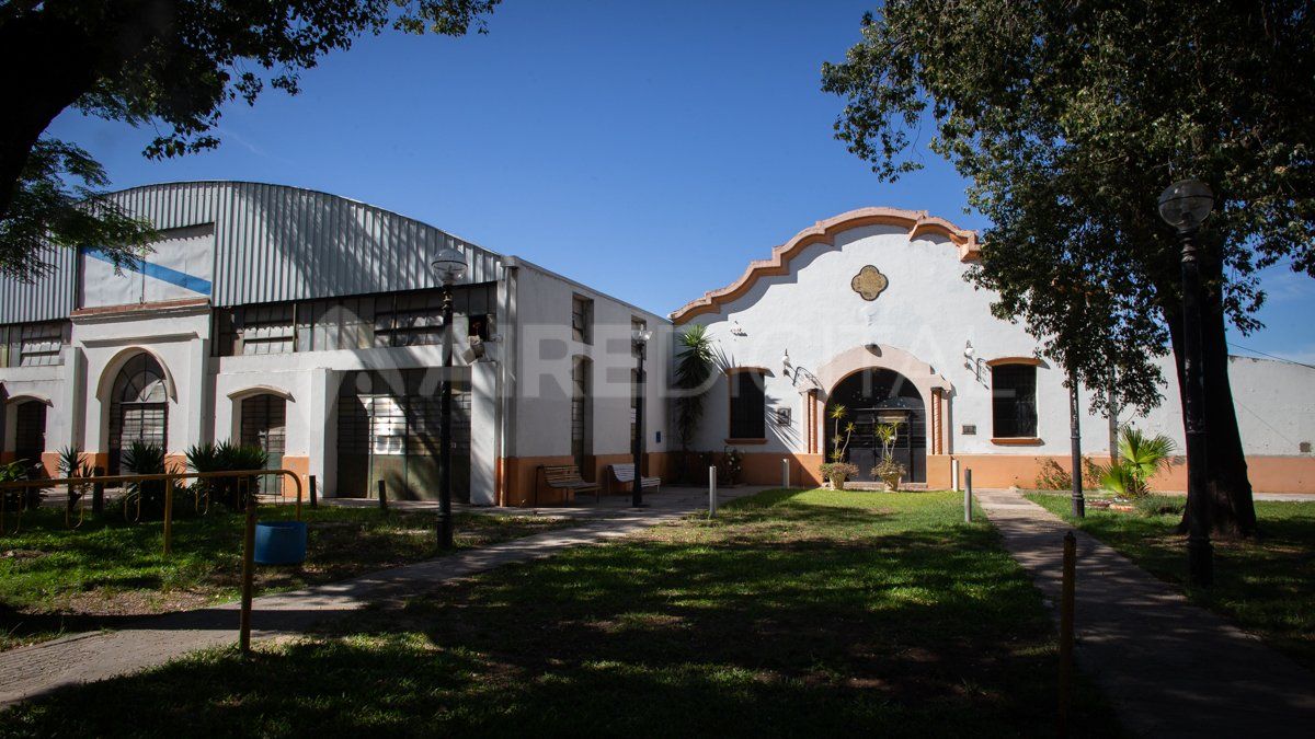 El Centro Gallego cuenta actualmente con unos 200 socios que pagan una cuota, casi simbólica, de 20 pesos por mes.