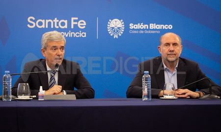 En conferencia de prensa, el gobernador Omar Perotti y el ministro de Economía Walter Agosto explicaron cómo se calculó el monto final del acuerdo de ejecución de sentencia entre el Estado nacional y la Provincia por más de 151 mil millones de pesos. En conferencia de prensa, el gobernador Omar Perotti y el ministro de Economía Walter Agosto explicaron cómo se calculó el monto final del acuerdo de ejecución de sentencia entre el Estado nacional y la Provincia por más de 151 mil millones de pesos.